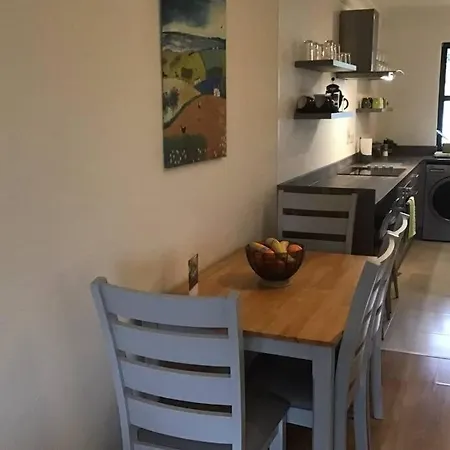 Waterfront Completely Refurbished Daire Westport