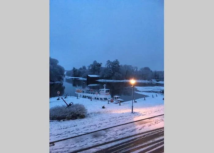 Waterfront Completely Refurbished Appartement *